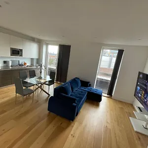  Apartment Luxury Floor Penthouse Near Heathrow